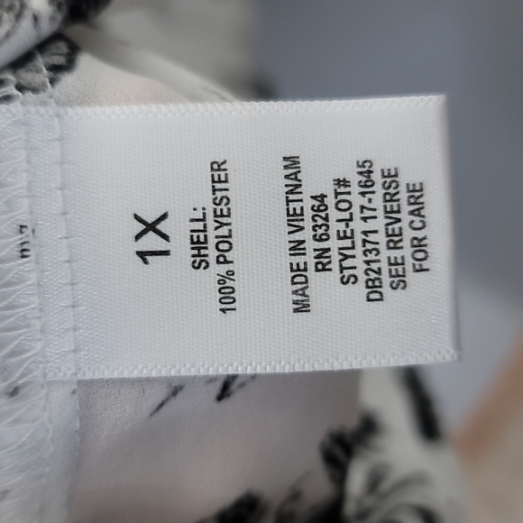 Roz & Ali Women's Floral Black & Ivory Cream Short Sleeve Ruffle Blouse - Picture 8 of 8